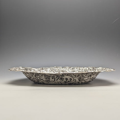 1900 British antique sterling silver bowl embossed 217g William Comyns